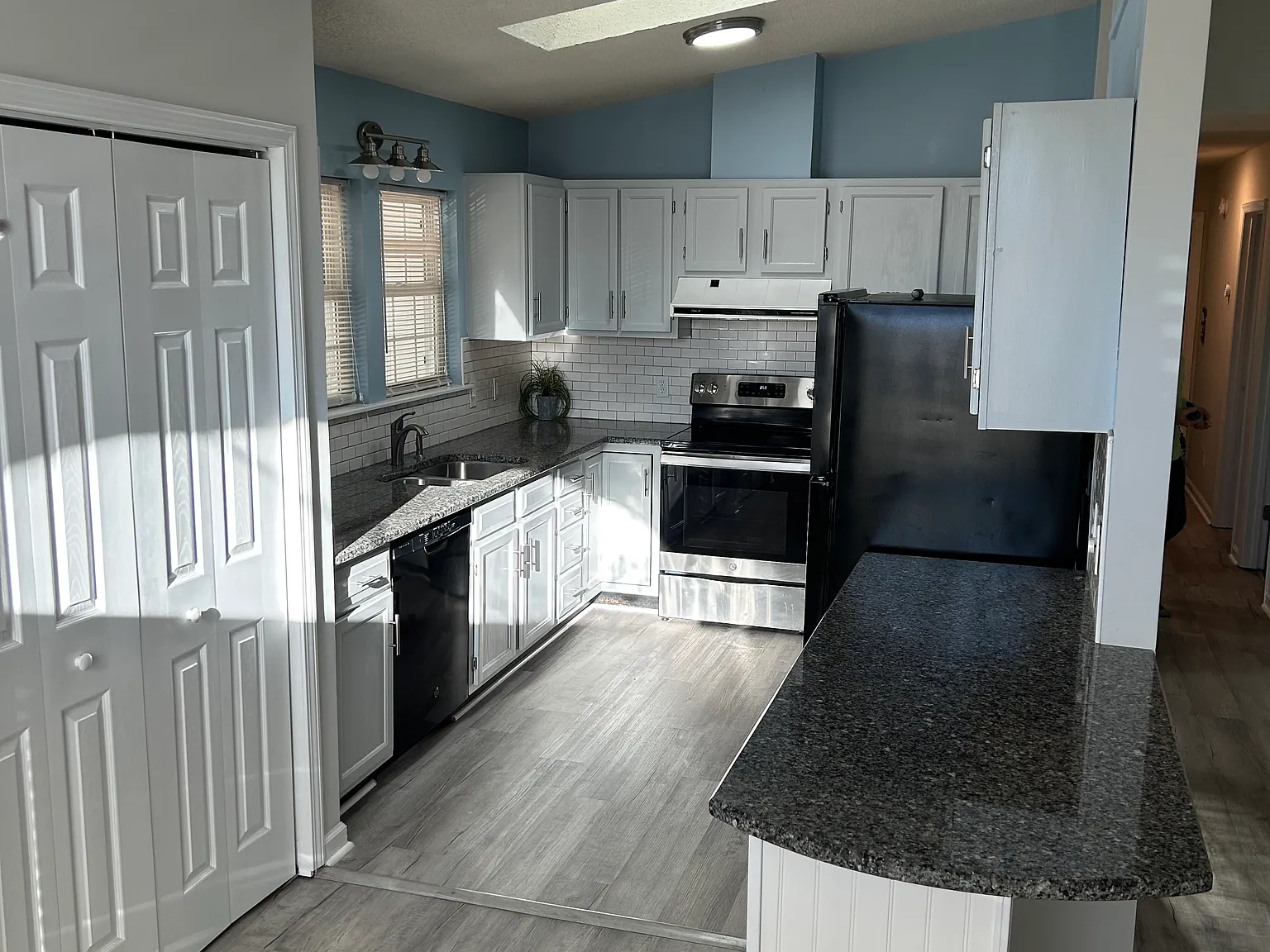 3 bed, 1601 sqft, $2,100 — Photo 2