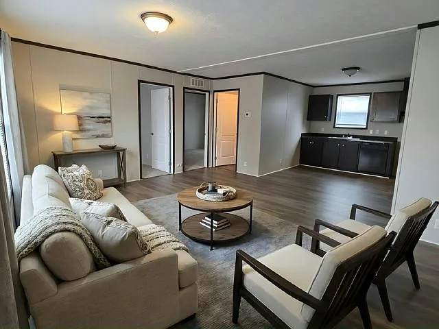 Building Photo - 440 Warbler Ln #440