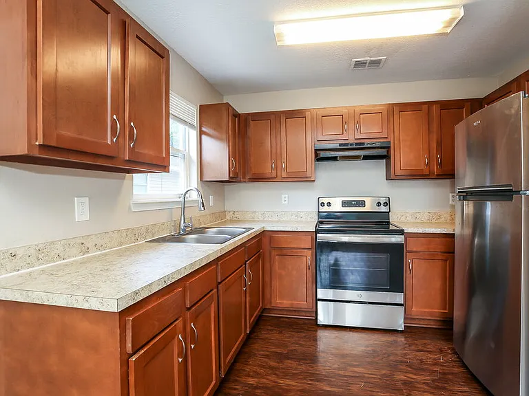 3747 Peachtree St — Photo 7