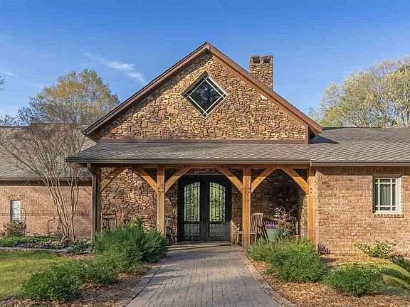 3rd image of 501 Woodmark Dr
