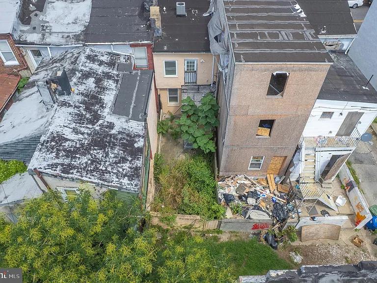 1123 W Lombard St — Photo 7
