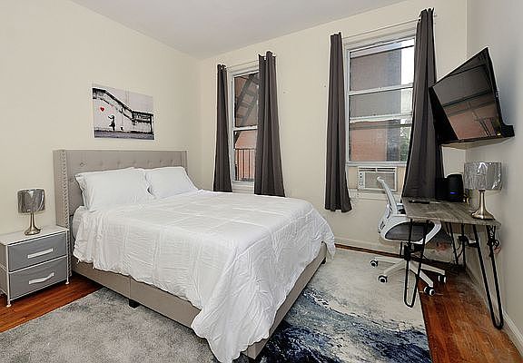 5th image of 300 E 91st St #4C