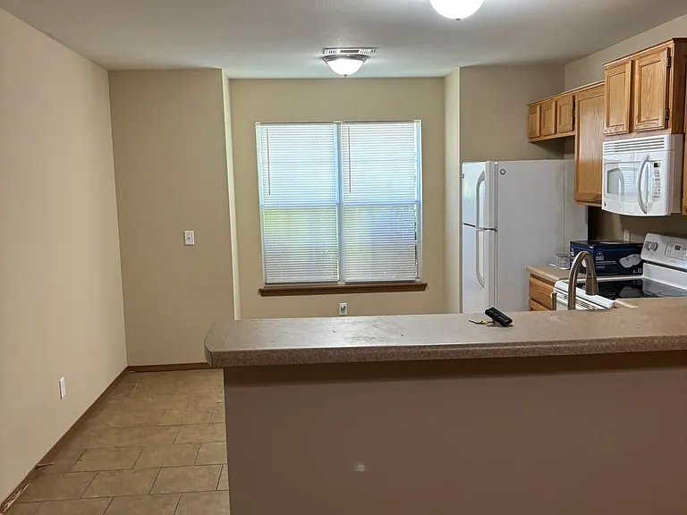 1202 SW Quartz Rd — Photo 3