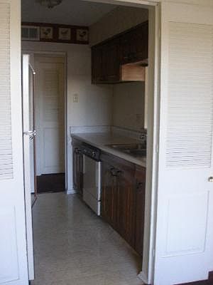 4th image of 1045 SHOOK AVE #153