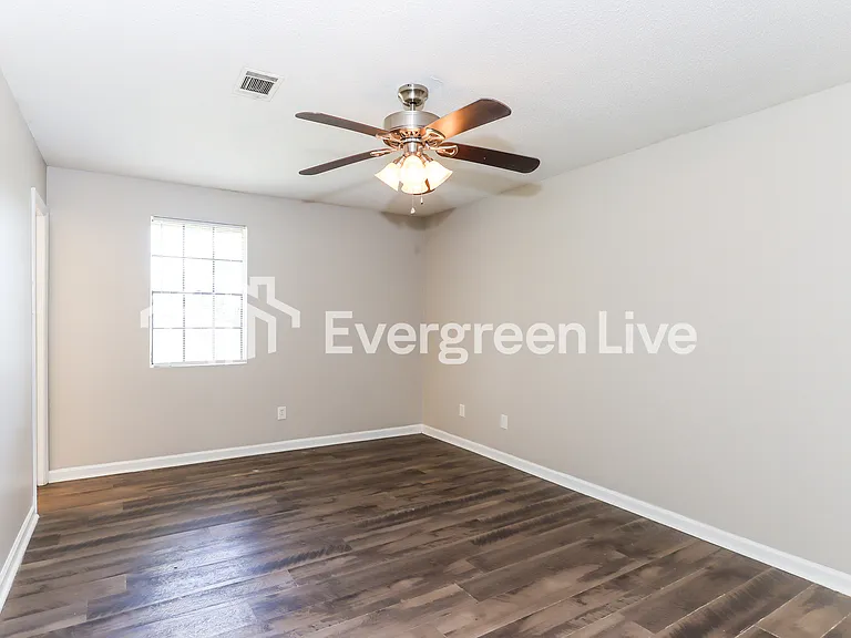 2686 Barclay St — Photo 8
