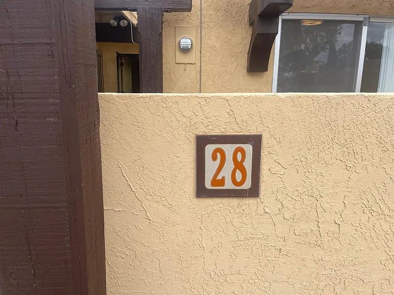 28 Casa Hermosa Dr NE — Photo 2