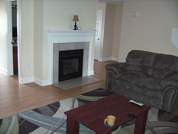 2nd image of 895 Oaktree Blvd