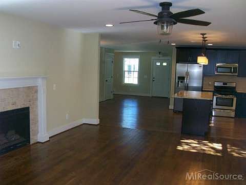 4th image of 722 Cherry Ave