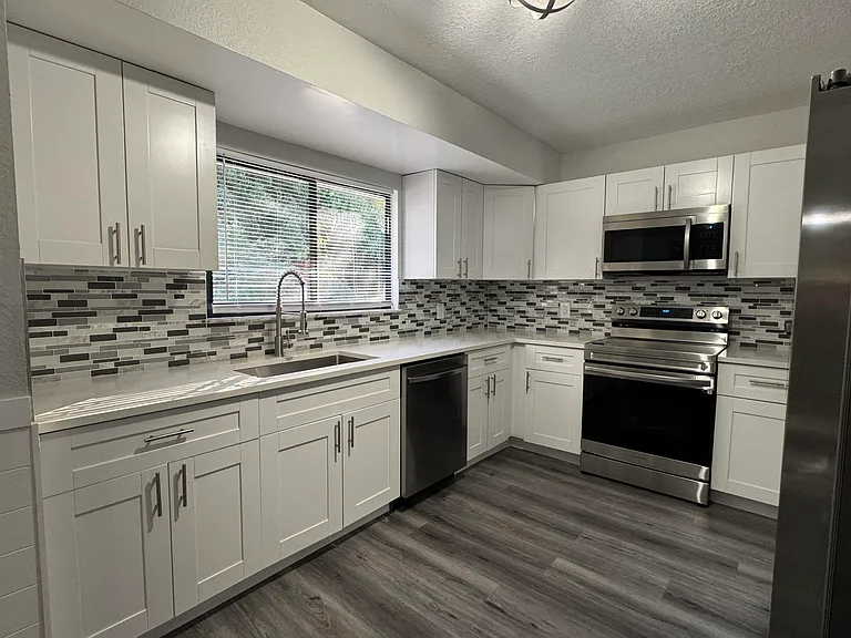 2774 SE Brevard Ave — Photo 5