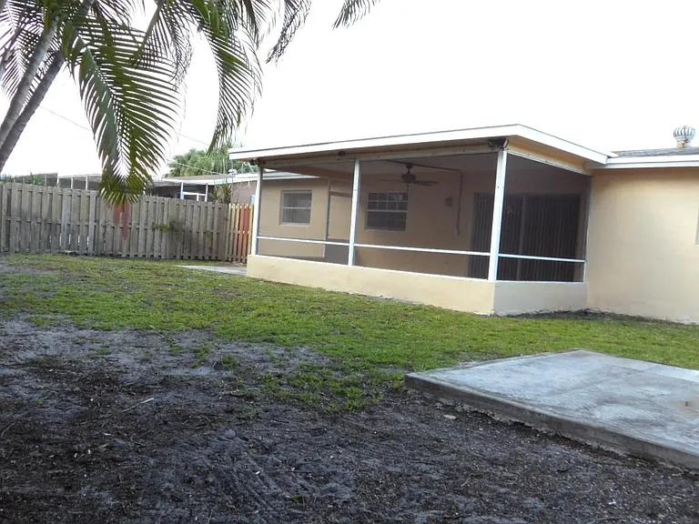9100 NW 26th Pl — Photo 19