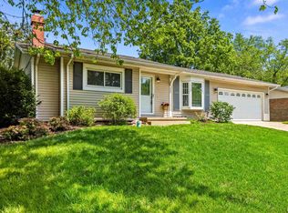 2327 W Madera Ct, Peoria, IL 61614