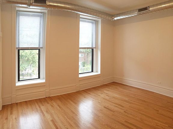 5th image of 1026 N Milwaukee Ave APT 2