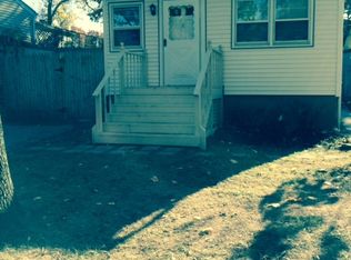 8 Laurel Pl, Farmingville, NY 11738