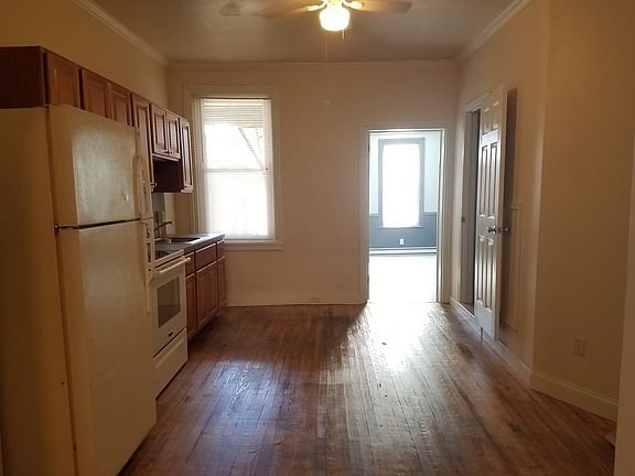 4th image of 242 Union St #1