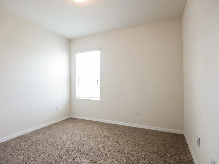 714 SW 6th St — Photo 11