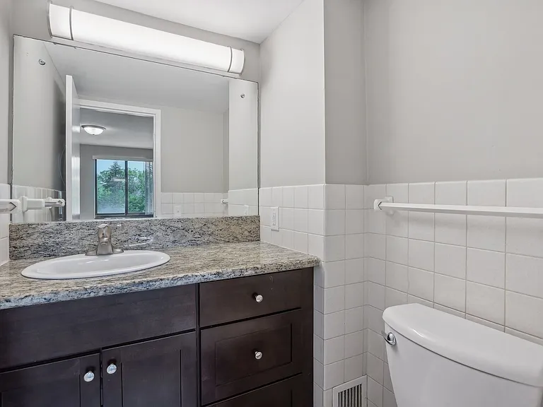 Interlachen Court — Photo 17