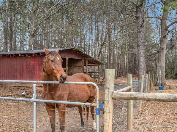 1061 Treadwell Bridge Rd, Statham, GA 30666