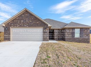 1004 Rachel St, Gentry, AR 72734