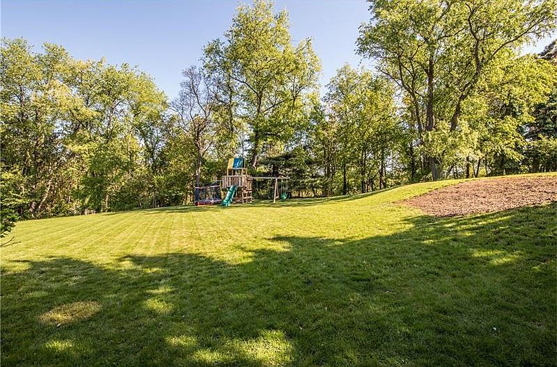 2nd image of 205 Harrow Dr