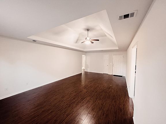 4th image of 118 Rolling Woods Cir