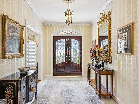 3rd image of 2025 Breckenridge Dr