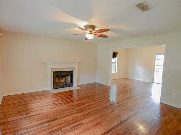5th image of 2631 Stoneridge Dr