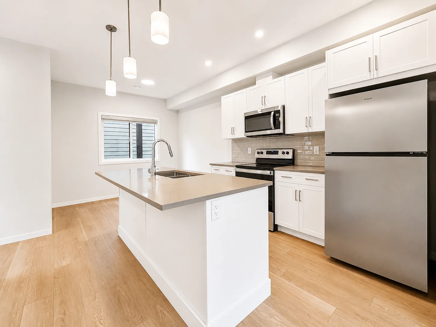 815 17th Ave NW - Pleasant View Townhomes — Photo 2