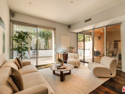855 N Croft Ave APT 104, Los Angeles, CA, 90069