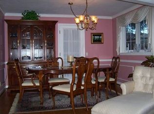 660 Claybourne Rd, Rochester, NY 14618