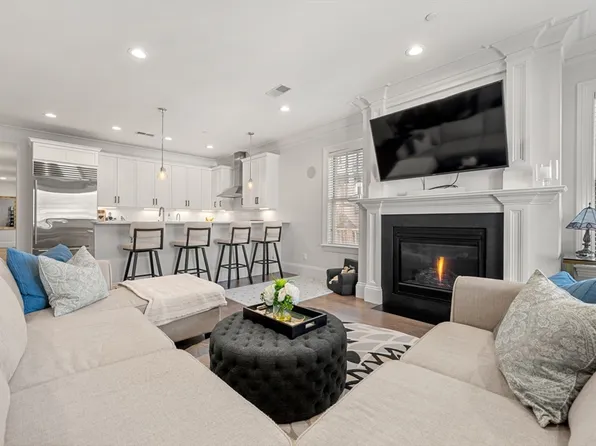 844 E 4th St APT 3, South Boston, MA 02127