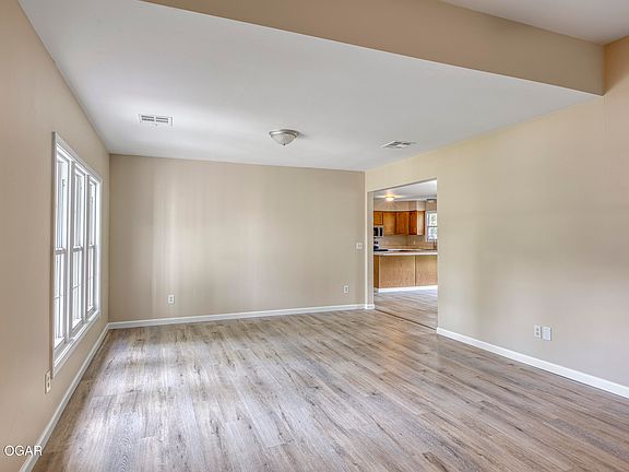 5th image of 302 E Market St