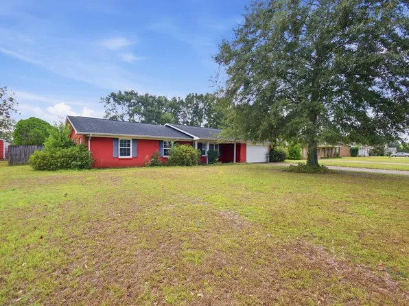 302 Candy Dr, Enterprise, AL 36330