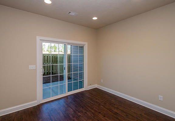 5th image of 685 Red Cedar Ct #33A