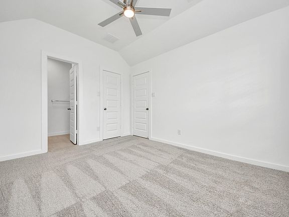 4th image of 11703 Leafy Laurel Dr