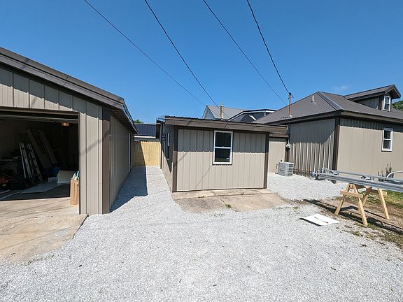 3rd image of 331 E 8th St