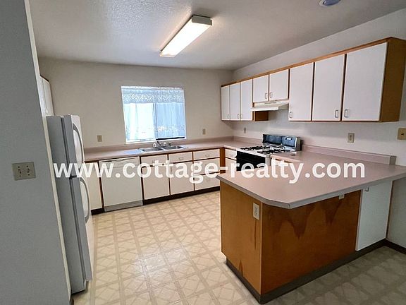 4th image of 1431 Larissa Cir APT C