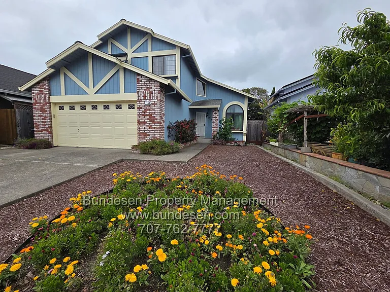 7453 Maximillian Pl — Photo 1