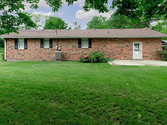 2nd image of 104 Westwood Dr