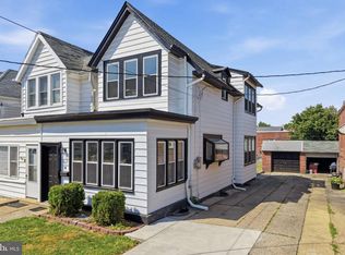 917 Oakmont St, Philadelphia, PA 19111