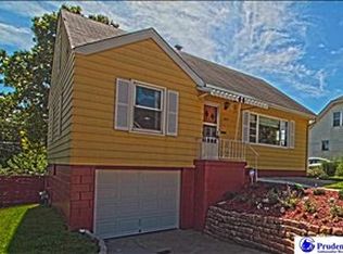 3917 Arbor St, Omaha, NE 68105