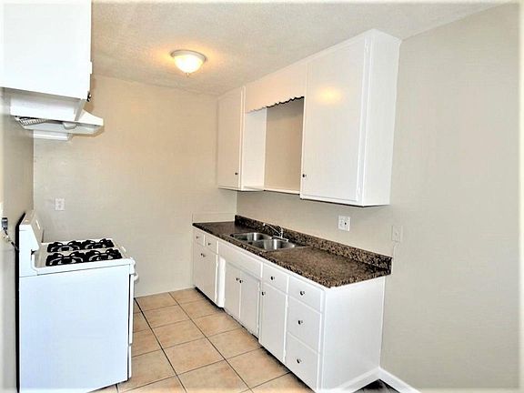5th image of 8831 Rosecrans Ave APT 14