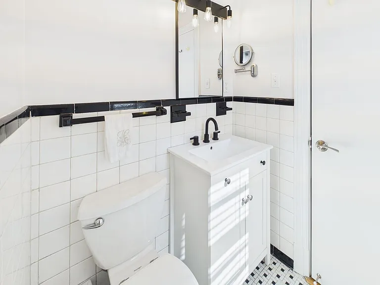 8808 Michaux Ln — Photo 28