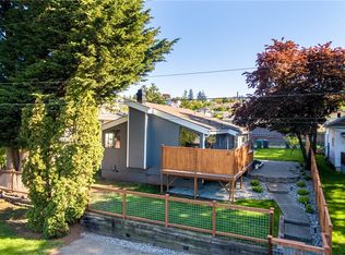 811 36th St, Anacortes, WA 98221