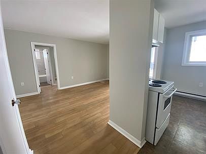 5th image of 391 Division St #10827577