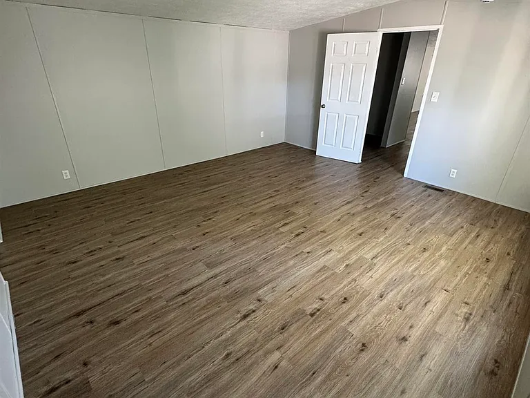5885 Island Dr — Photo 21