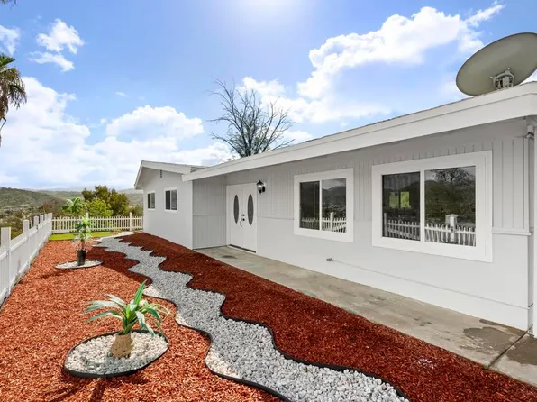 12882 Castle Court Dr, Lakeside, CA 92040