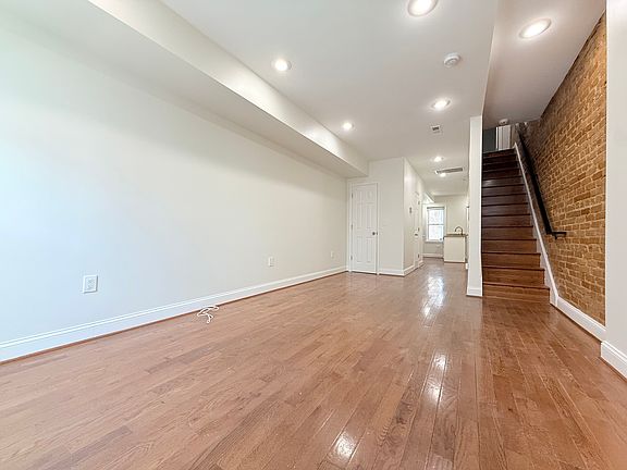 4th image of 1268 Glyndon Ave