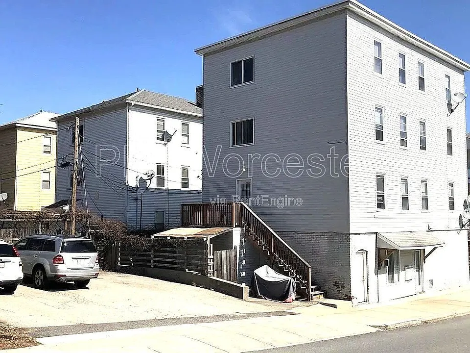174 Ingleside Ave #1