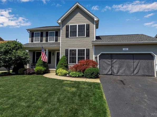 1395 Evergreen Dr, Lake View, NY 14085