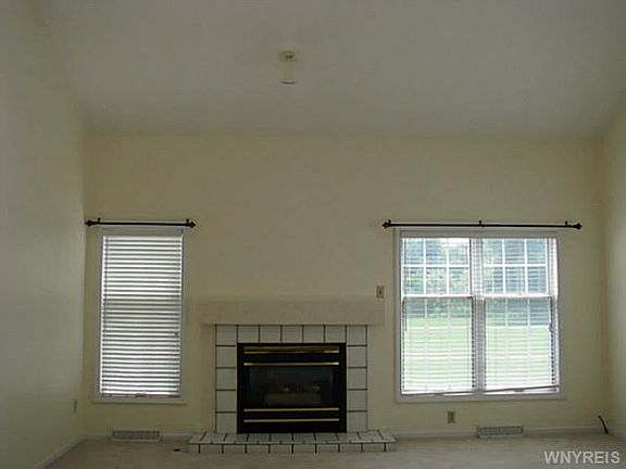 5th image of 45 Southwick Dr
